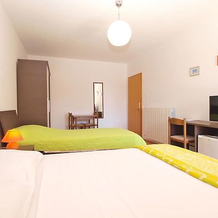 Rooms Ivica 1452 Fažana Buitenkant foto
