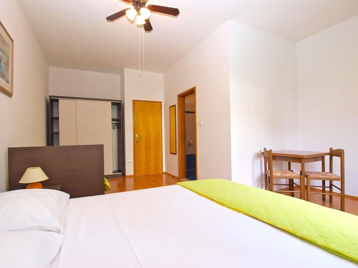 Rooms Ivica 1452 Fažana Buitenkant foto