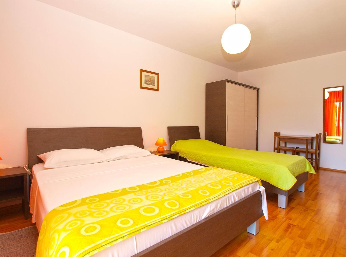 Rooms Ivica 1452 Fažana Buitenkant foto