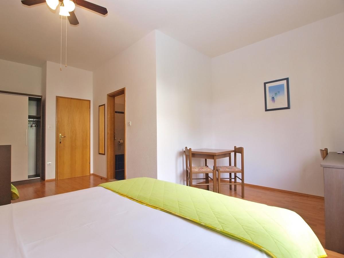 Rooms Ivica 1452 Fažana Buitenkant foto