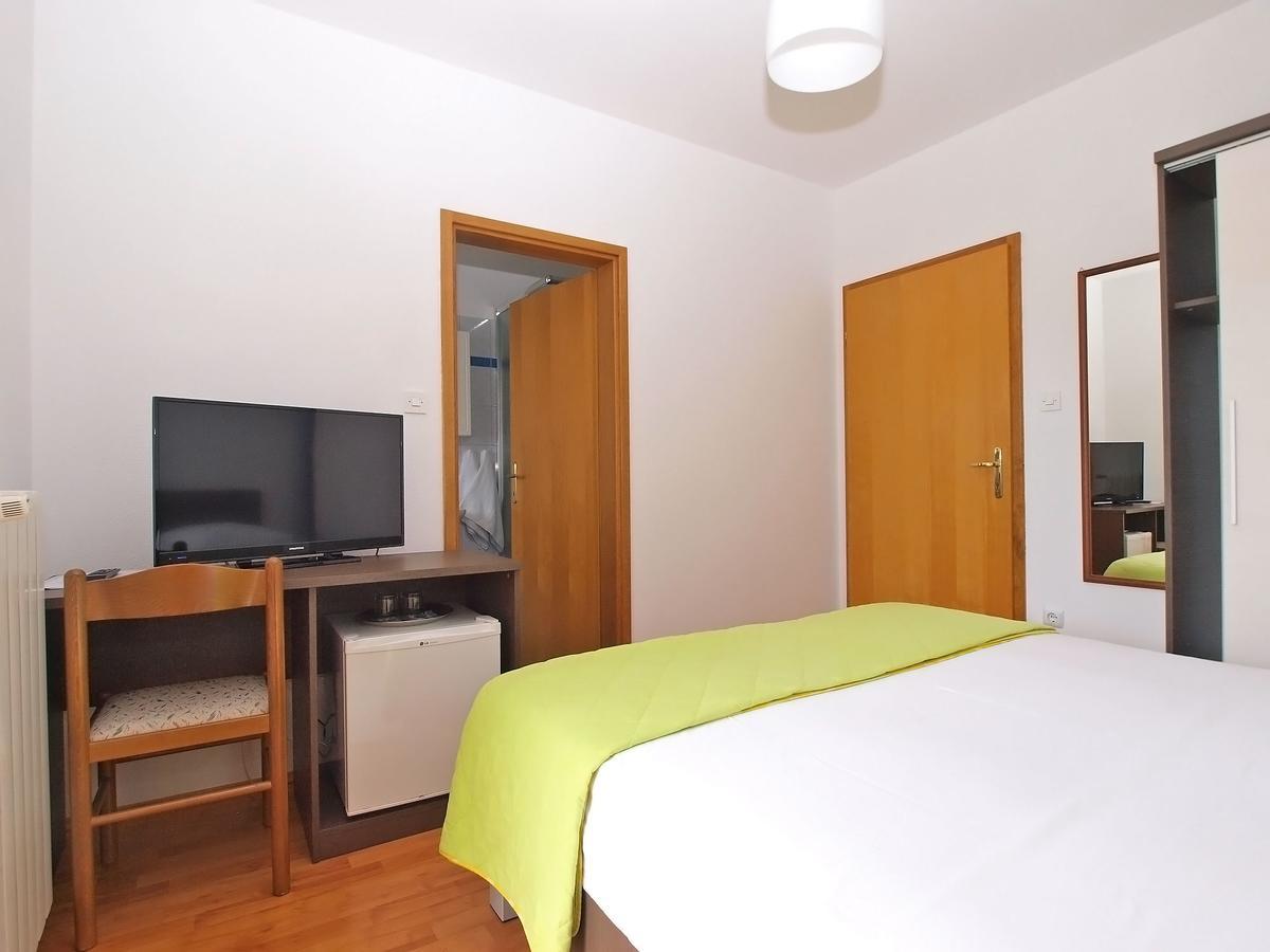 Rooms Ivica 1452 Fažana Buitenkant foto