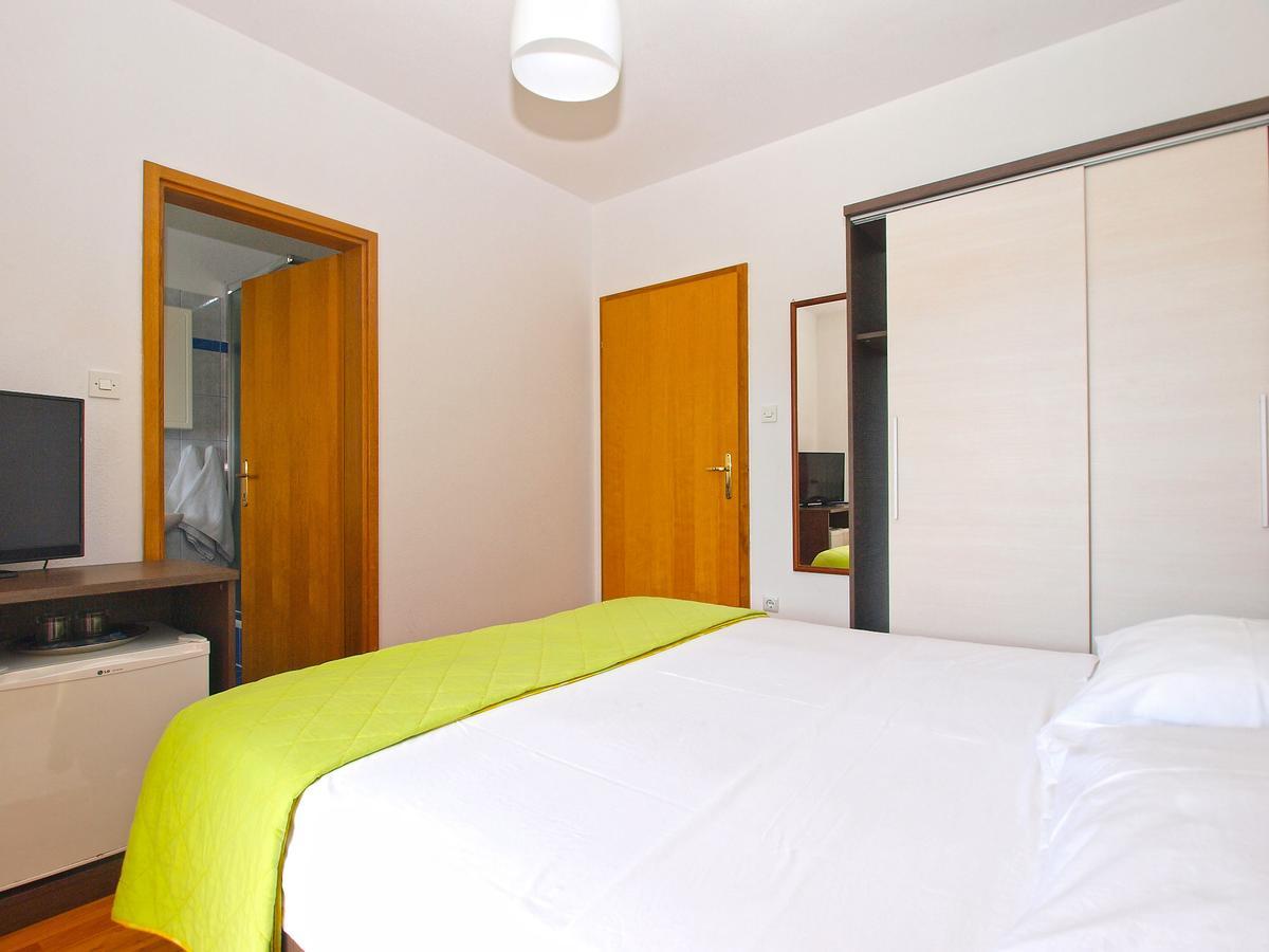 Rooms Ivica 1452 Fažana Buitenkant foto