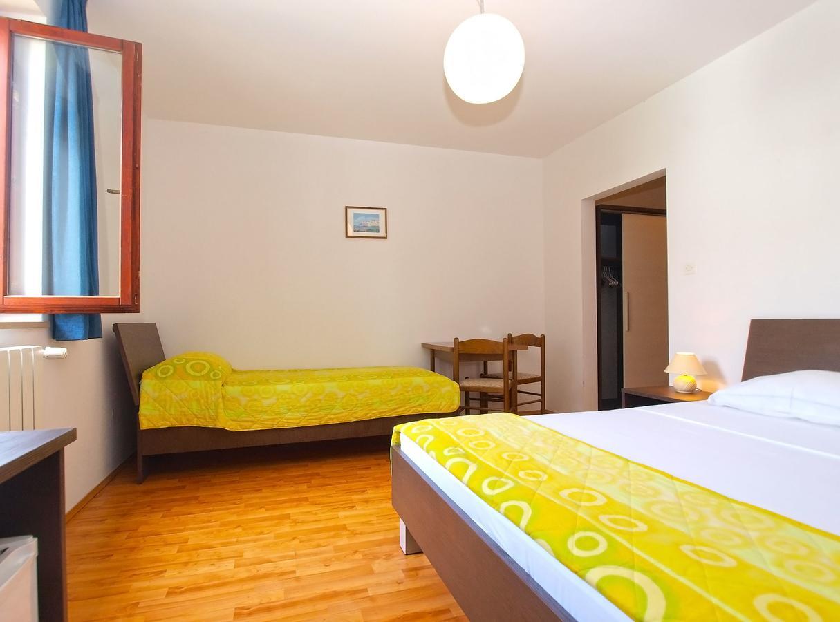 Rooms Ivica 1452 Fažana Buitenkant foto