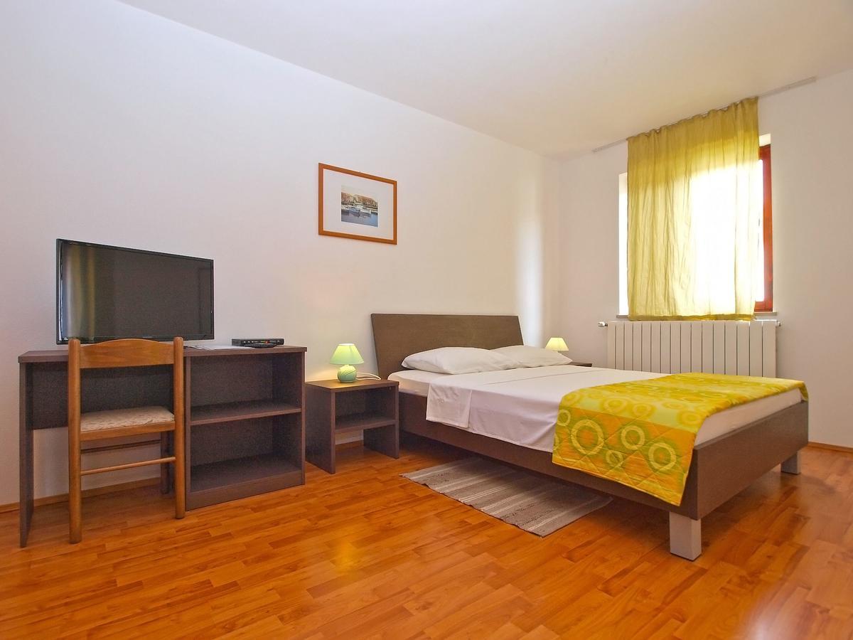 Rooms Ivica 1452 Fažana Buitenkant foto