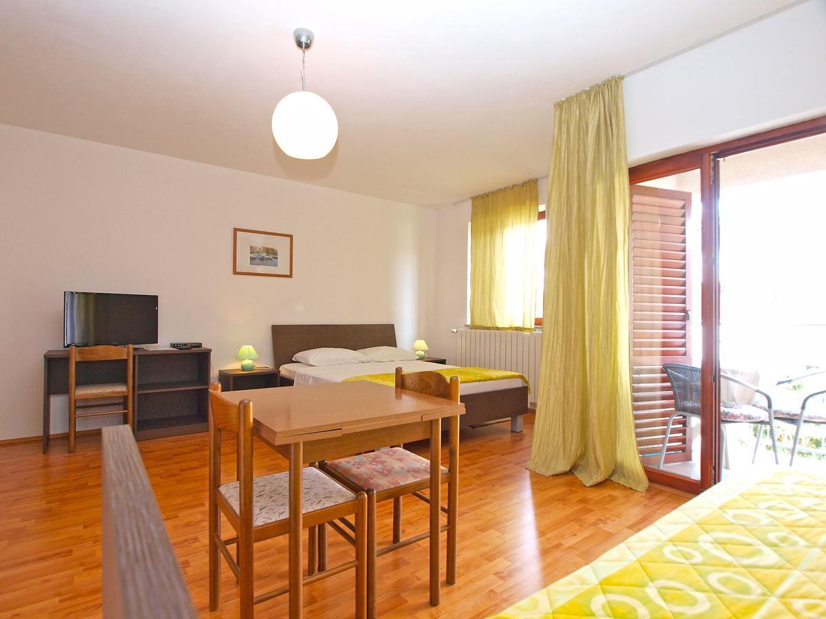 Rooms Ivica 1452 Fažana Buitenkant foto